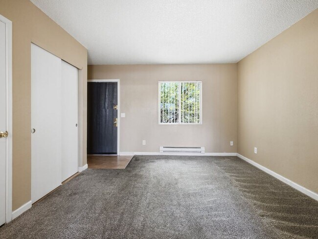 1525-B South Woodland Ave