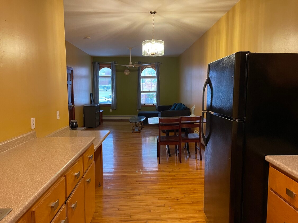 Photo - 829 N Salina St (Syracuse, NY)