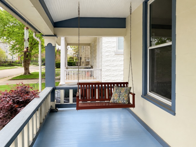 Front Porch - 4132 Oak St