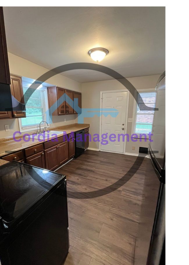 Photo - 3 Bedroom For Rent in Decatur With Gorgeous Back Patio + Pet Friendly near I285