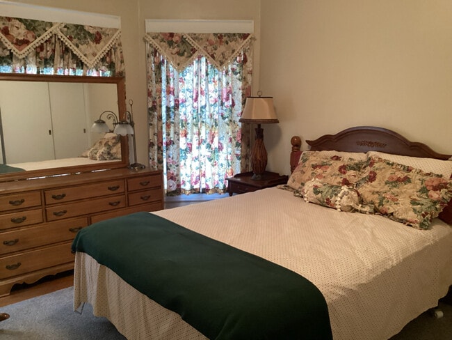 Photo - 269 W Borden Ave