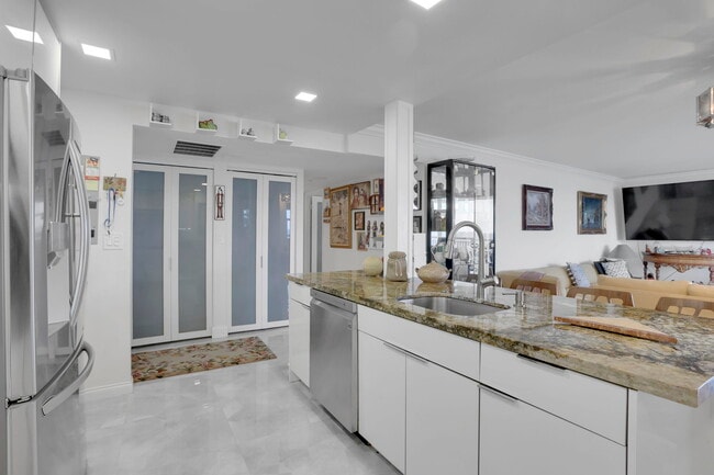 Photo - 1149 Hillsboro Mile