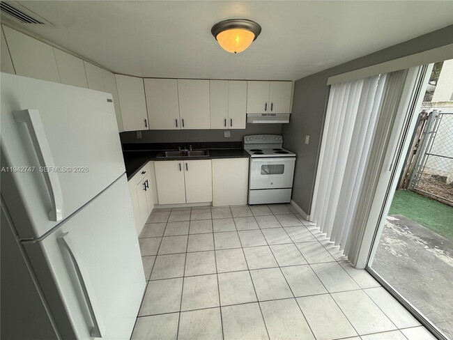 Photo - 420 NE 18th Ave