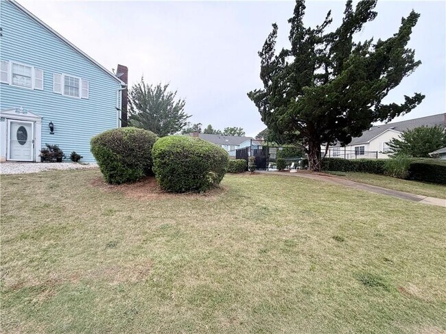 Photo - 6004 Green Yard Way