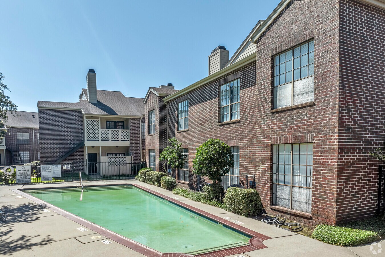 2121 El Paseo St - Alternate - Cambridge Court