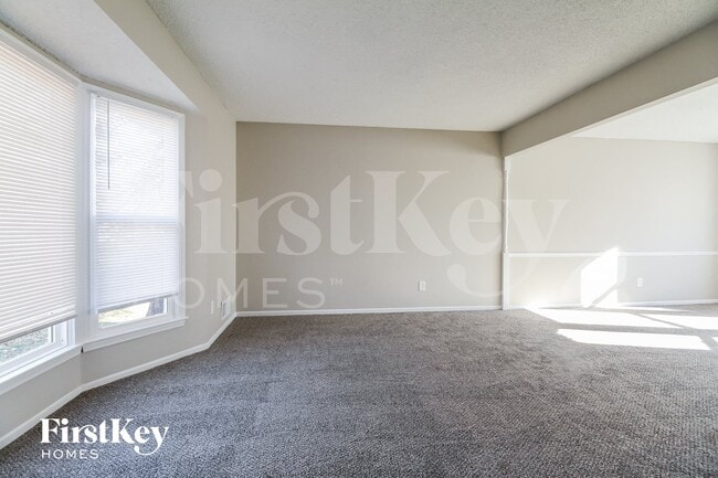 Photo - 525 Sunset Ln