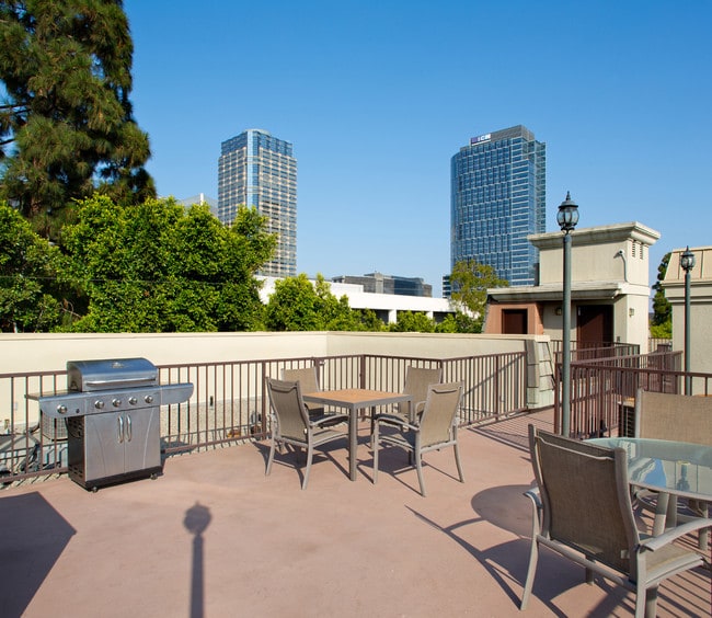 Rooftop Deck with Amazing Views - Silton Century City