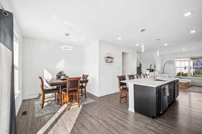 Photo - 1034 Atterberg Rd