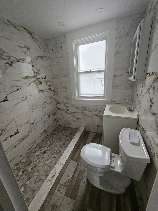 Photo - Upper 3 bedroom unit west side