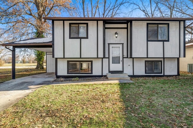 Photo - 11 Carriage Lane