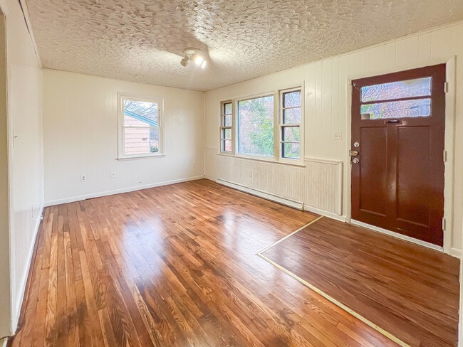 Photo - 1101 Beazley St