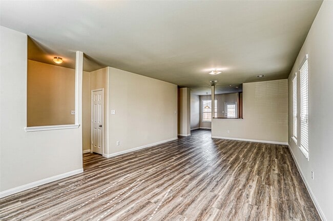 Building Photo - 16 Leisure Shore Ct
