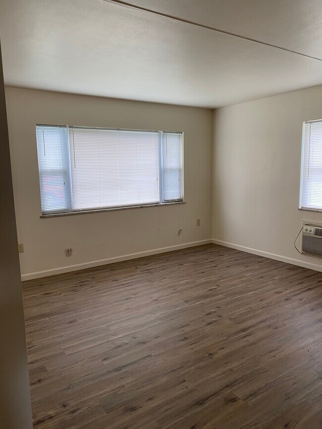 Living room - 5010 Derry St Apartments Unit 2