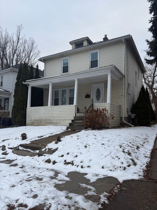 Building Photo - Downtown Mt. Clemens Home