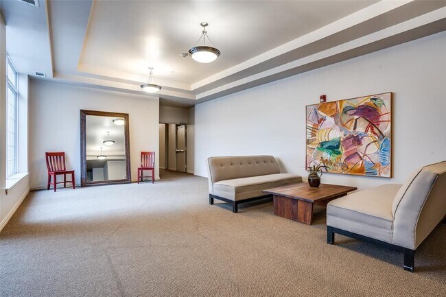 Photo - 2305 Worthington St Unidad 332