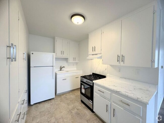 Building Photo - 3934 Third Ave Unit #3 Rental