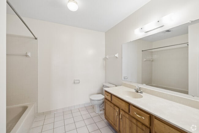 Birch 2BR, 2BA - 1,183SF - Primary Bathroom