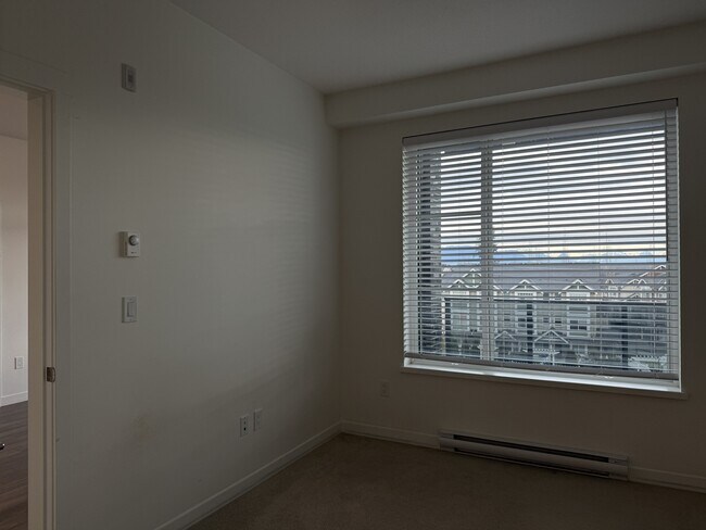 Photo - 15858 Fraser Hwy