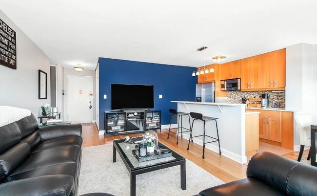 Photo - 555 Kappock St