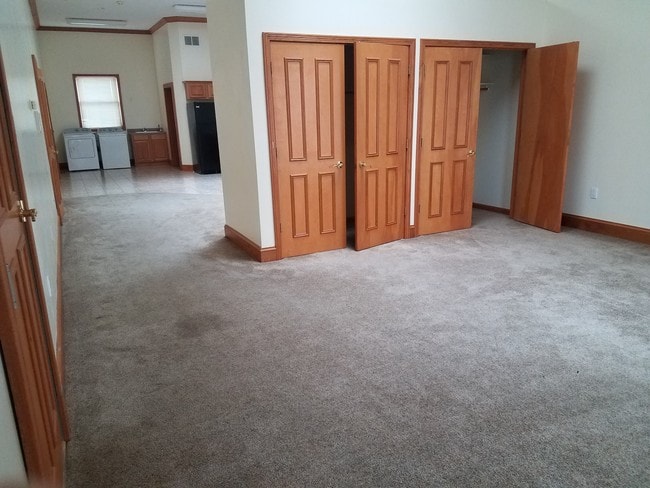 Building Photo - 844 Main St Unit E