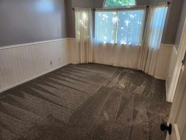Photo - 496 W 100 N St