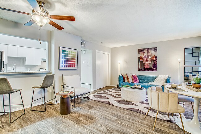 MacArthur Place at 183