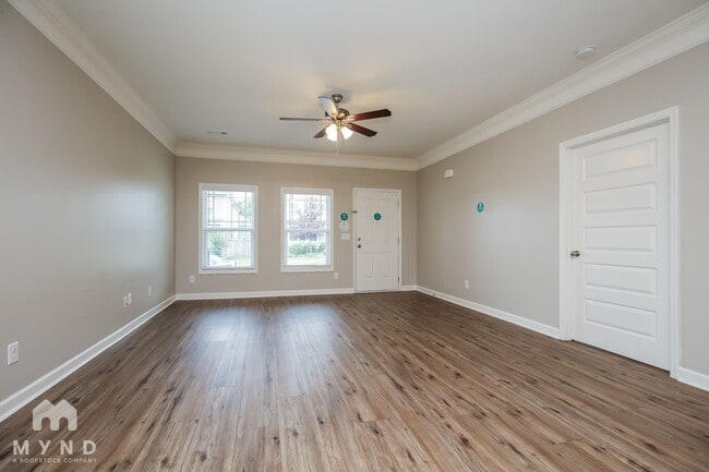 Photo - 2233 Dale View Dr