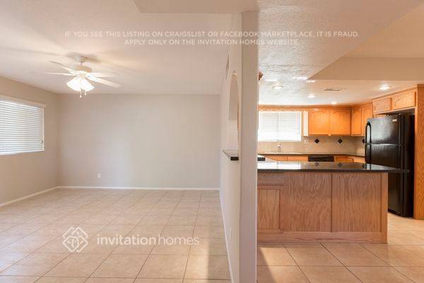 Photo - 1943 W Devonshire St