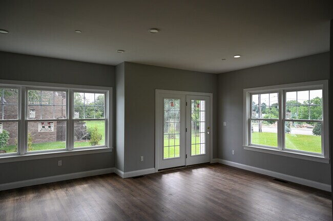 Townhomes at 285