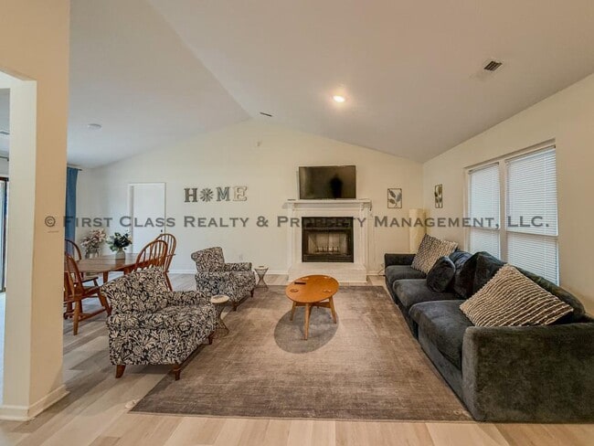 Photo - 5819 Woodrock Ct