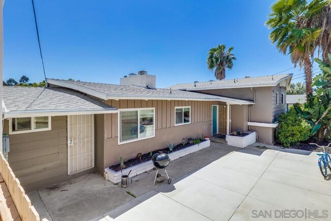 Photo - Large house on Prosperity! Private Yard!