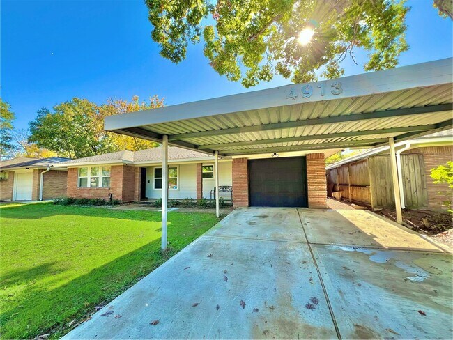 Photo - 4913 W 43rd St