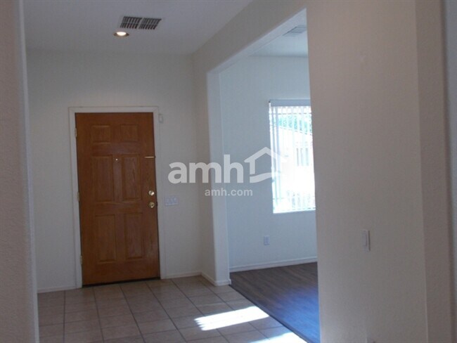 Photo - 11621 W Lincoln St
