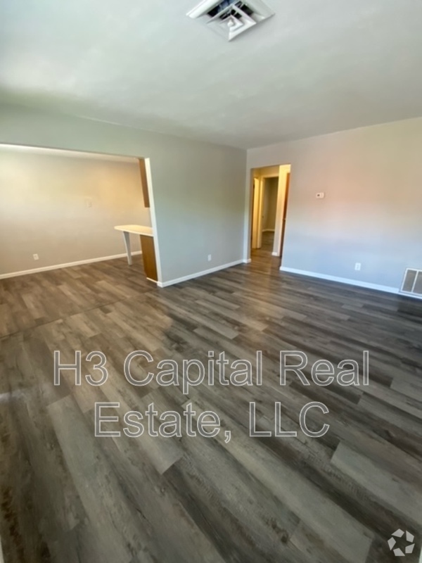 Building Photo - 17 N 44th St Unit B Rental