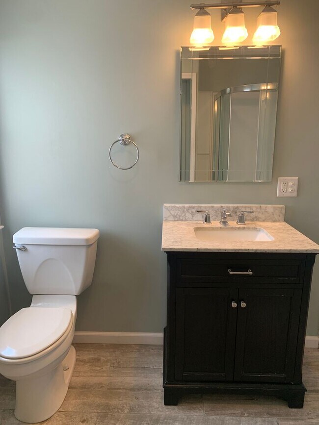 Photo - 107 Melmore St Unit 1/2