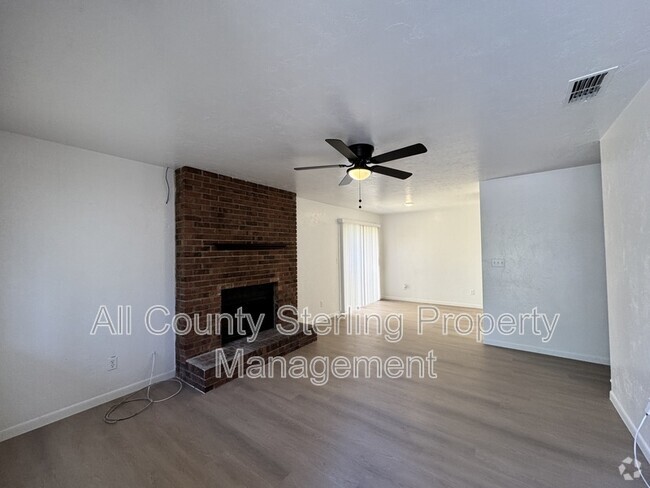 Building Photo - 4417 SW 71st Terrace Unit Apt. 2