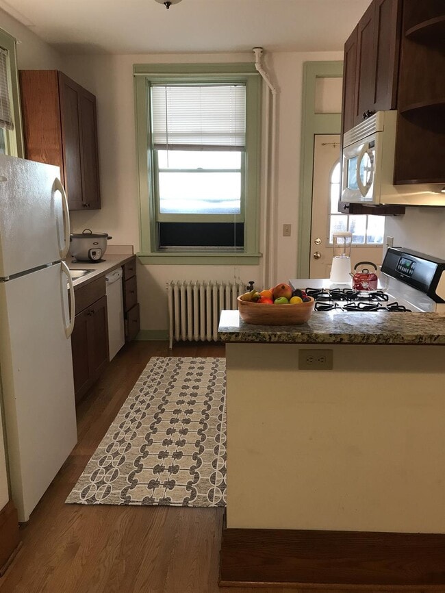 Photo - 220 State St