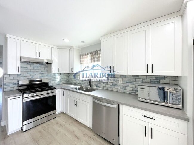 Photo - 969 W Oliver St