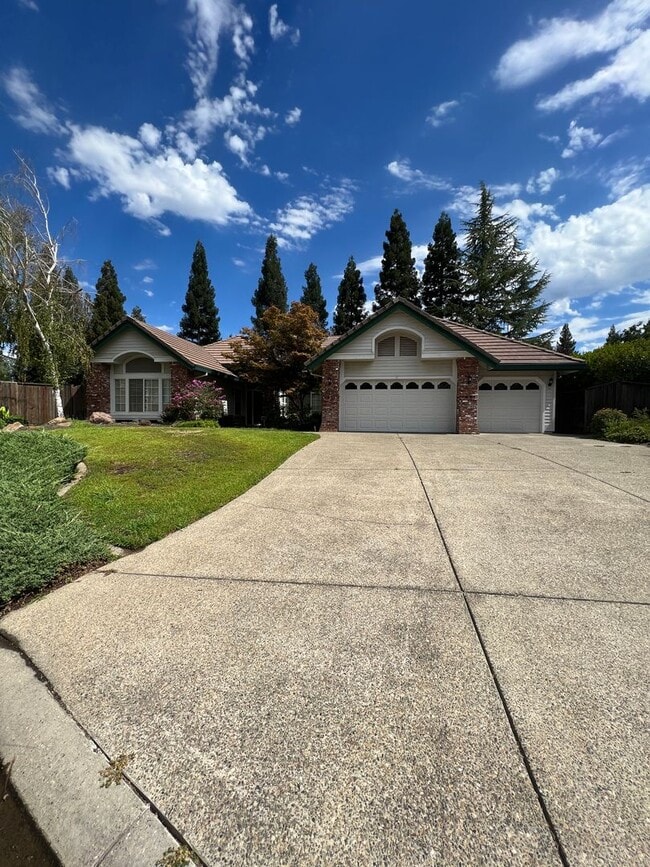 Photo - Single Story on Private Court in Gated Hillsborough, Granite Bay, CA