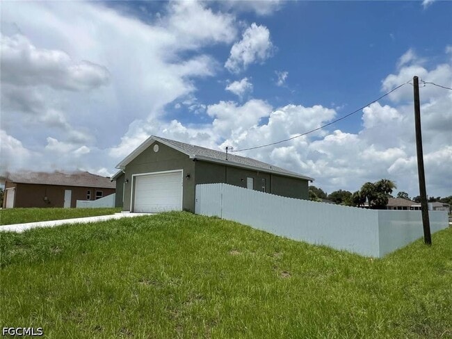 Photo - 1133 Leader St