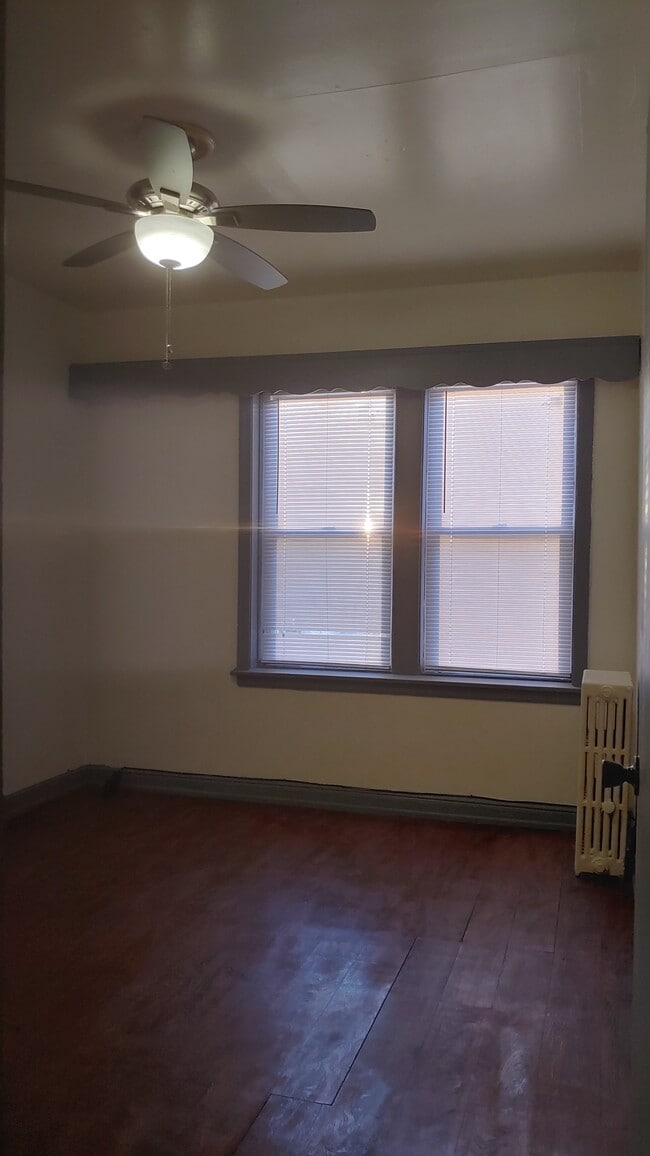 Building Photo - 1720 W 76th St Unit 202 Rental
