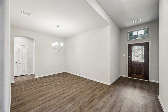 Photo - 935 Golden Willow Ln