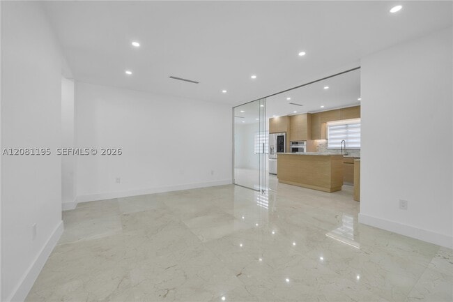 Photo - 728 Majorca Ave