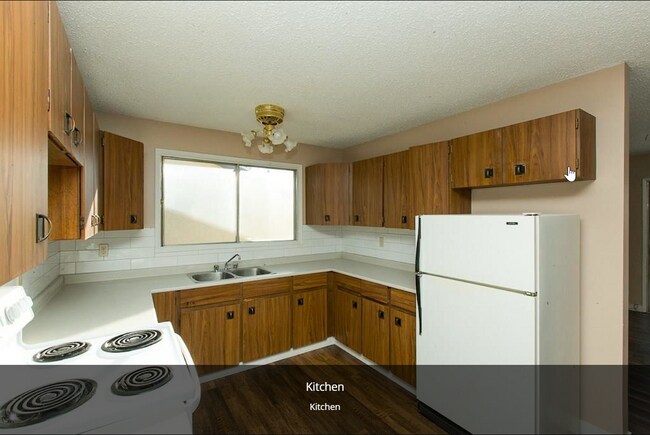 Photo - 4646 80 St NW