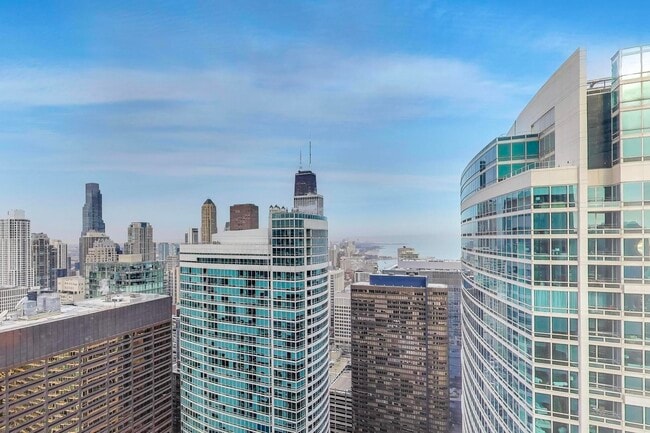 Photo - 512 N McClurg Ct