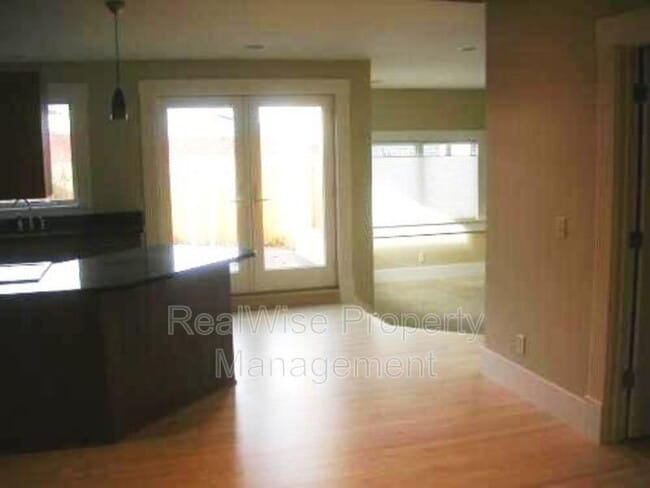 Photo - 395 E Main St Unit 5