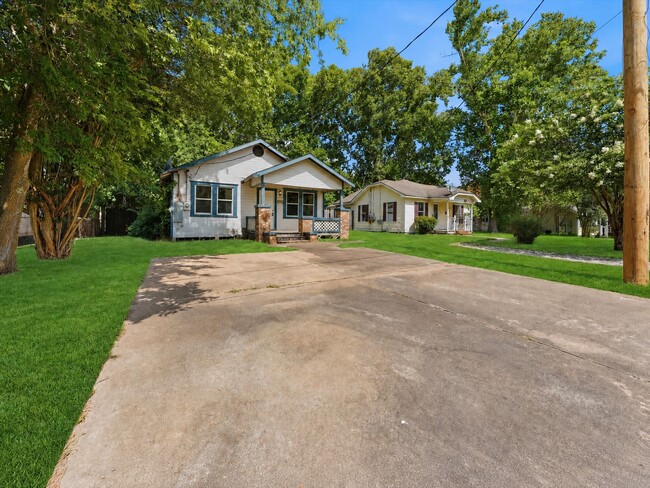 Photo - 202 S Magnolia St