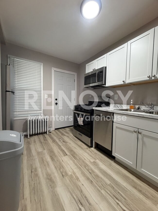 Photo - 2925 2nd Ave S