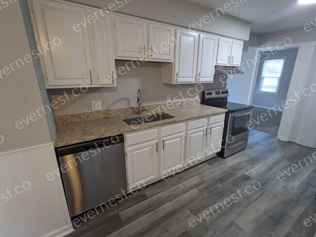 Photo - 1817 E 10 Mile Rd