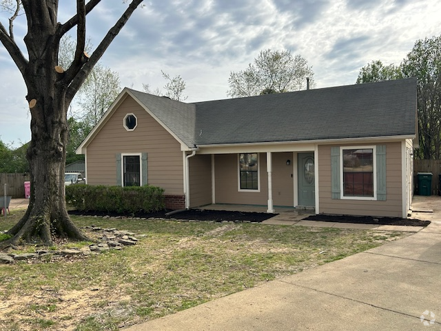 Building Photo - 7267 Kinston Dr Rental